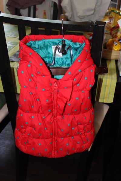 Лот: 3792537. Фото: 1. Жилетка Zara для девочки р. 74... Верхняя одежда
