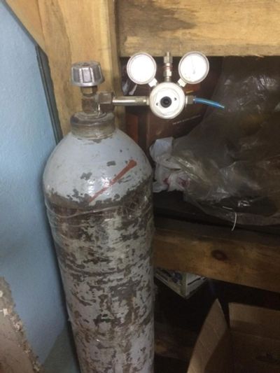 Лот: 9470145. Фото: 1. Баллон с гелием + редуктор. Баллоны, газ в баллонах