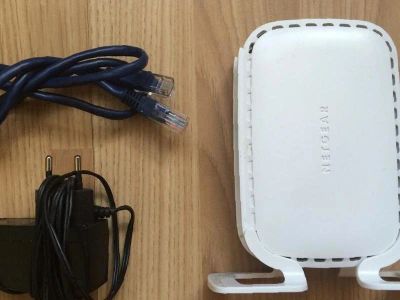 Лот: 13066695. Фото: 1. Роутер Netgear WNR612-2EMRUS... Маршрутизаторы (роутеры)