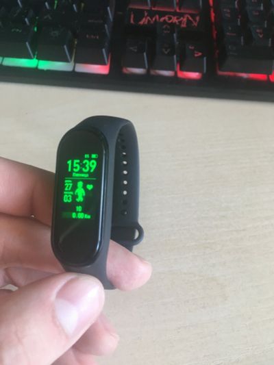Лот: 15753423. Фото: 1. mi band 4. Смарт-часы, фитнес-браслеты, аксессуары