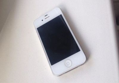 Лот: 8168734. Фото: 1. IPhone 4 в идеальном состоянии... Смартфоны