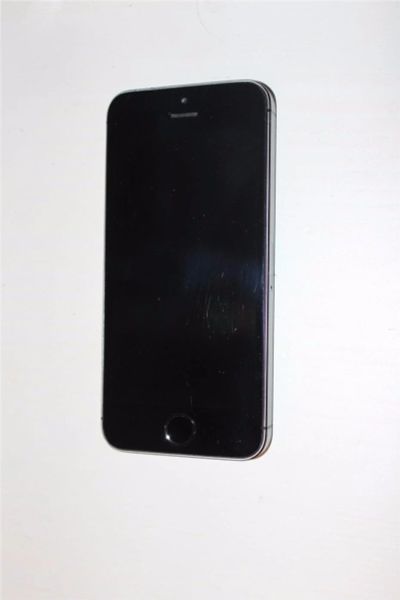 Лот: 6733949. Фото: 1. iPhone 5s 32gb Space Gray. Смартфоны