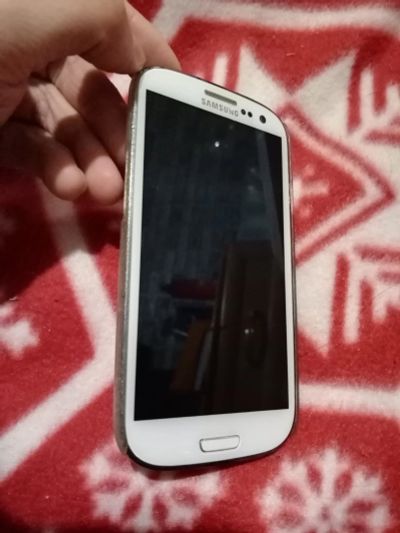 Лот: 15608496. Фото: 1. Смартфон Samsung Galaxy S III... Смартфоны
