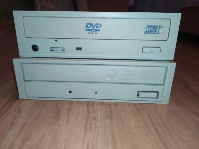 Лот: 14349495. Фото: 1. Привод оптический 2 шт IDE DVD-ROM... Приводы CD, DVD, BR, FDD