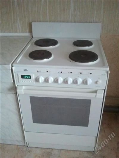 Лот: 2756477. Фото: 1. плита (работают все конфорки). Плиты, духовые шкафы, варочные поверхности
