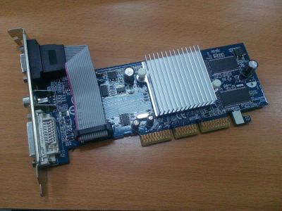Лот: 7784861. Фото: 1. Видеокарта Gigabyte 9250 128 mb... Видеокарты