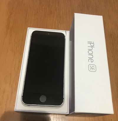 Лот: 12127499. Фото: 1. iPhone 5 SE. Смартфоны