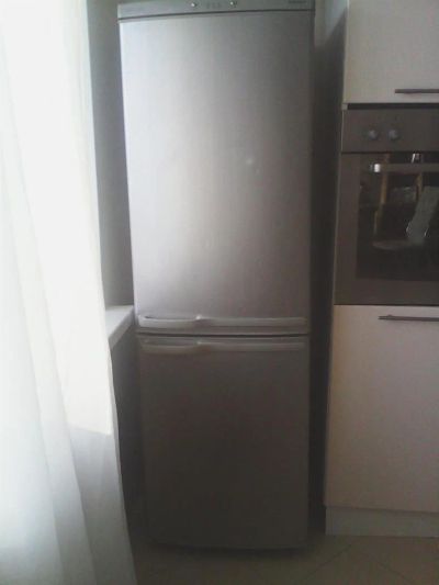 Лот: 3793679. Фото: 1. холодильник Samsung RL28FBSW. Холодильники, морозильные камеры
