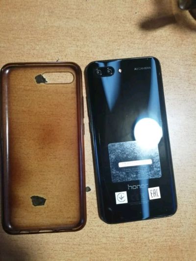 Лот: 14176963. Фото: 1. Honor 10. Смартфоны