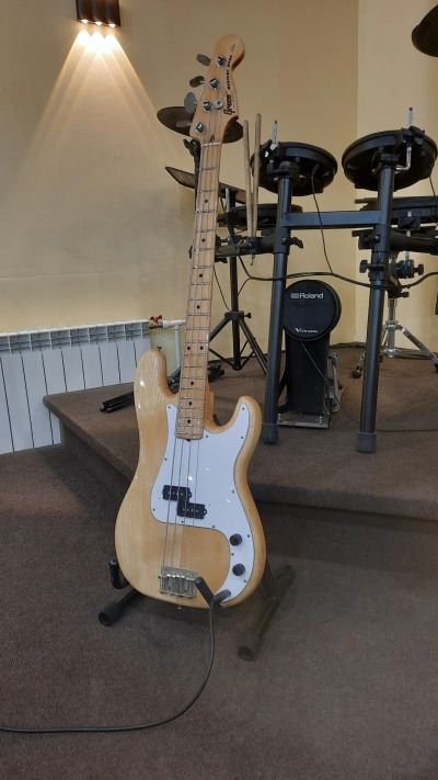 Лот: 19610035. Фото: 1. Бас-гитара Greco Mercury Bass. Гитары