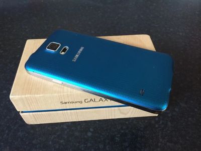 Лот: 7323720. Фото: 1. Samsung Galaxy S5 mini blue. Возможен... Смартфоны