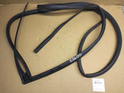 Лот: 21396241. Фото: 1. Уплотнитель двери Nissan X-Trail... Двигатель и элементы двигателя