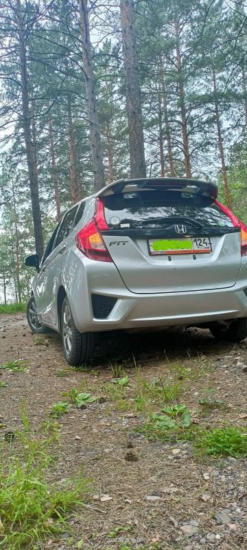 Лот: 19808402. Фото: 1. Honda Fit. Автомобили