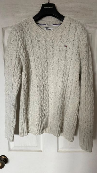 Лот: 20820565. Фото: 1. Свитер Tommy Jeans (М). Свитеры, толстовки, худи