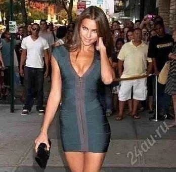 Лот: 1525275. Фото: 1. Бандажное платье Herve Leger зеленое. Платья
