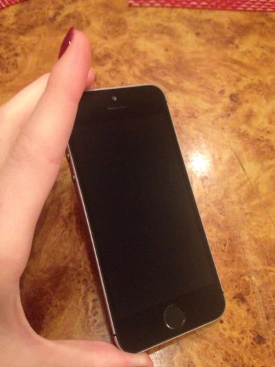 Лот: 8839385. Фото: 1. iPhone 5S 16 Gb Space Gray. Идеальное... Смартфоны