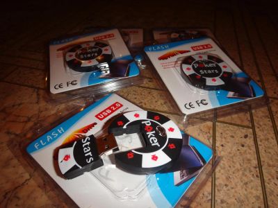 Лот: 3698462. Фото: 1. Флэшка "Poker Stars" USB 2.0 8gb... USB-флеш карты