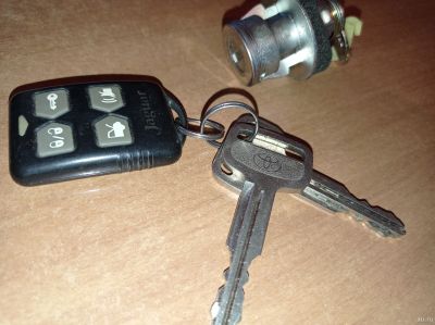 Лот: 18549731. Фото: 1. Личинка замка с ключами Toyota. Кузов