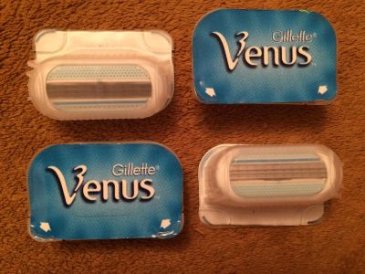 Лот: 7105227. Фото: 1. Сменные кассеты (Gillette Venus... Средства личной гигиены 