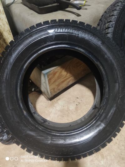 Лот: 19859786. Фото: 1. Шины Bridgestone 175/70 14R. Шины