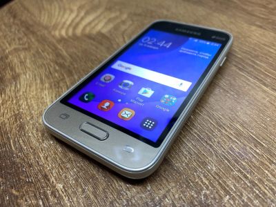 Лот: 15263503. Фото: 1. Смартфон Samsung Galaxy J1 Mini... Смартфоны