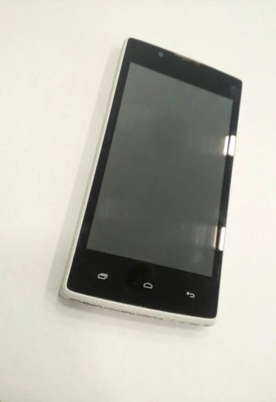Лот: 11365897. Фото: 1. Смартфон Fly FS401 Stratus Не... Смартфоны