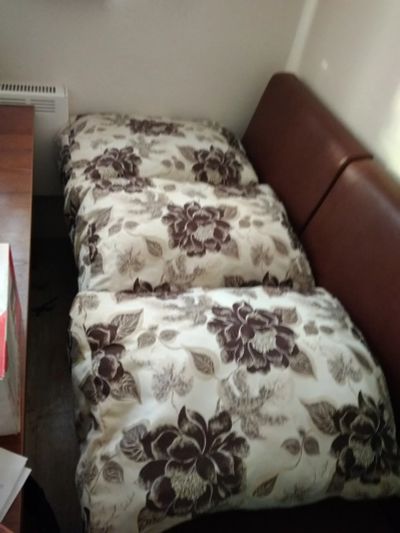 Лот: 14421256. Фото: 1. Три красивые подушки. Одеяла, подушки