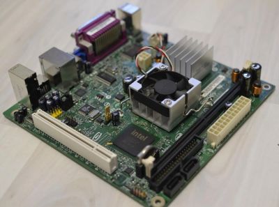 Лот: 7288156. Фото: 1. Intel Desktop Boards E210882\Intel... Материнские платы