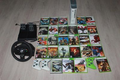 Лот: 3786034. Фото: 1. Xbox 360+Руль+3геймпада+диски... Игровые приставки, консоли