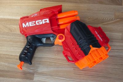 Лот: 17098327. Фото: 1. Бластер Nerf Mega Tri-Break, пистолет. Военная тема
