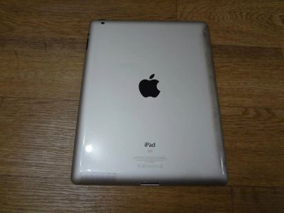 Лот: 8561551. Фото: 1. Apple iPad 2 16Gb Wi-Fi белый. Планшеты