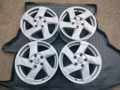 Лот: 22182796. Фото: 1. Оригинальное литье Renault R16... Диски