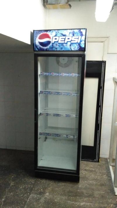 Лот: 9426600. Фото: 1. Шкаф холодильный со стеклом. Холодильное