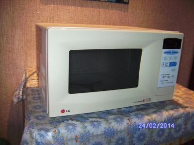 Лот: 3775099. Фото: 1. Микроволновая печь LG MS 1904-H. Микроволновки, мини-печи