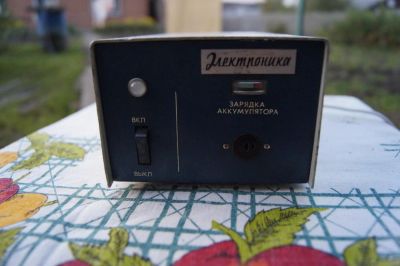 Лот: 8150510. Фото: 1. Блок питания зарядник для аккумуляторов... Зарядные устройства, блоки питания для бытовой техники