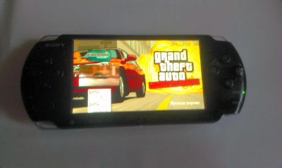 Лот: 6706976. Фото: 1. PSP 3004 blek прошитая идут игры... Игровые приставки, консоли
