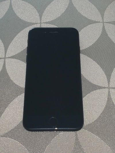 Лот: 15761372. Фото: 1. Продам iphone 7 128gb jet black. Смартфоны