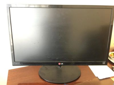 Лот: 10902775. Фото: 1. Монитор 23" LG Full HD. ЖК-мониторы