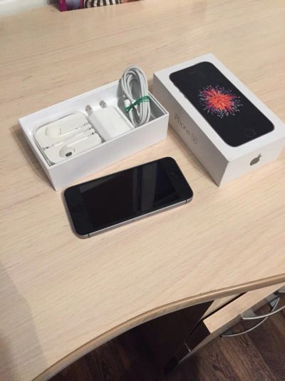 Лот: 9868131. Фото: 1. iPhone SE 16gb A1723. Смартфоны