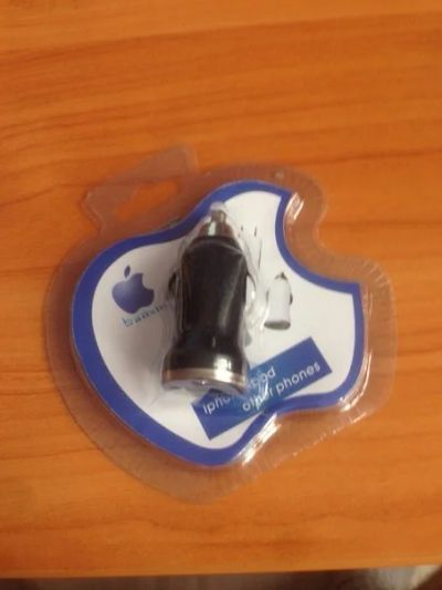 Лот: 5469130. Фото: 1. usb адаптер в машину. Зарядные устройства, блоки питания, адаптеры сетевые для смартфонов