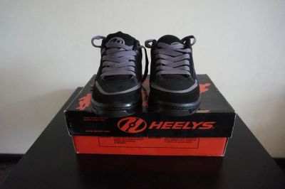 Лот: 9592306. Фото: 1. Роликовые кроссовки Heelys Fierce... Кеды, кроссовки, слипоны