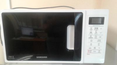 Лот: 11477581. Фото: 1. Микроволновая печь samsung ge83arw. Микроволновки, мини-печи