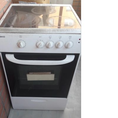 Лот: 12045156. Фото: 1. Плита BEKO CS 47100 Б/У. Плиты, духовые шкафы, варочные поверхности