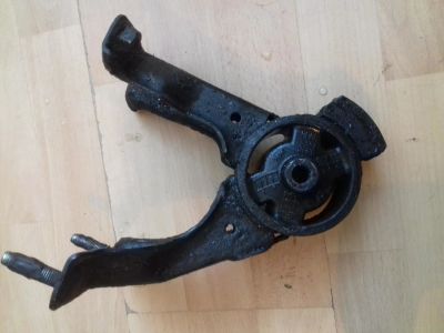 Лот: 9709933. Фото: 1. Подушка (опора) двигателя toyota... Двигатель и элементы двигателя