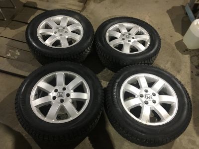 Лот: 13996015. Фото: 1. Зимняя резина 225/65/R17 на оригинальном... Шины