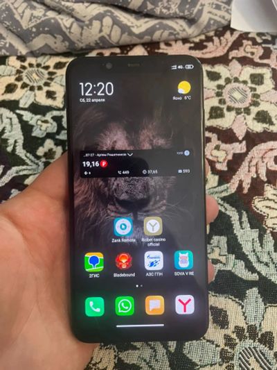 Лот: 20275911. Фото: 1. Xiaomi mi 8 6/64. Смартфоны