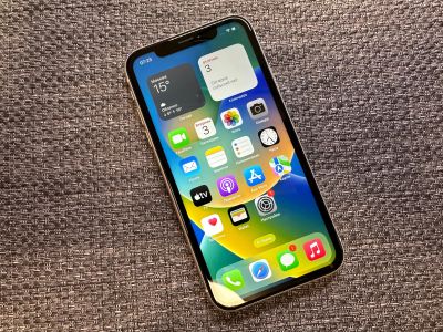 Лот: 20861819. Фото: 1. iPhone Xr 128Gb Белый. Смартфоны