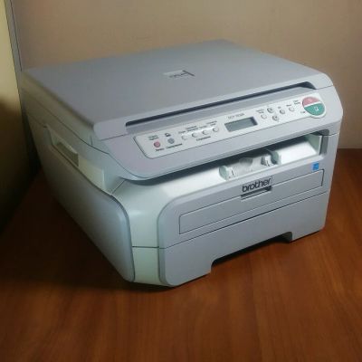Лот: 9785754. Фото: 1. Лазерное МФУ Brother DCP-7032R... МФУ и копировальные аппараты