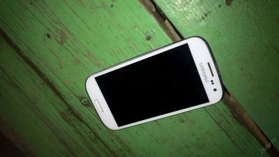 Лот: 5685570. Фото: 1. Samsung GT-I9300. Кнопочные мобильные телефоны