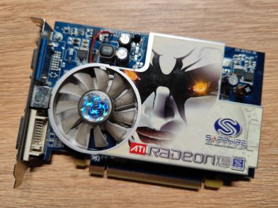 Лот: 21090960. Фото: 1. Sapphire ATI Radeon X1600 Pro. Видеокарты